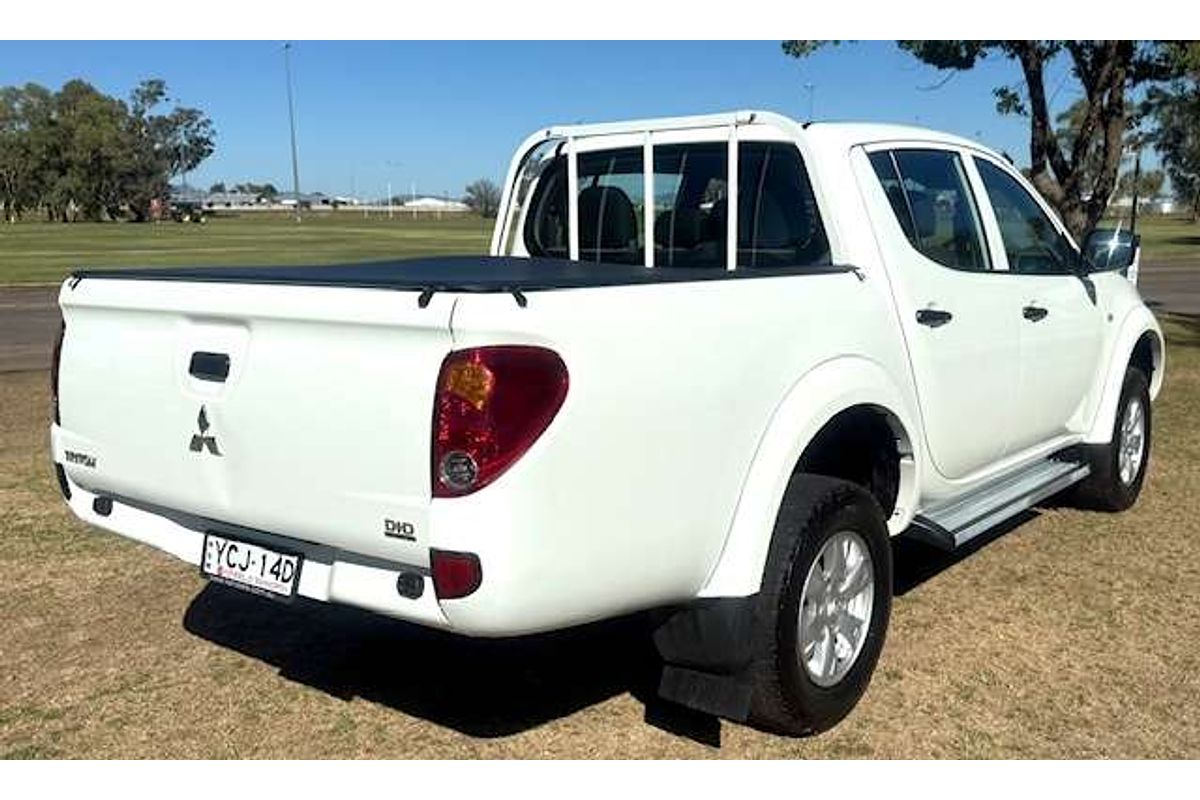2015 Mitsubishi Triton GLX MN 4X4