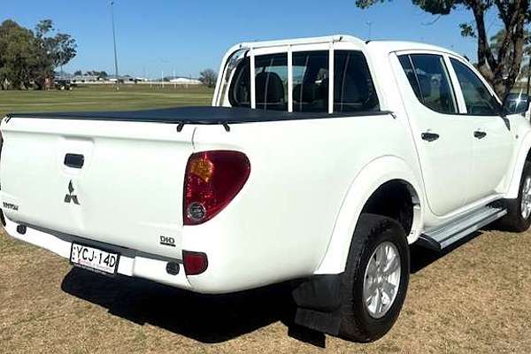 2015 Mitsubishi Triton GLX MN 4X4