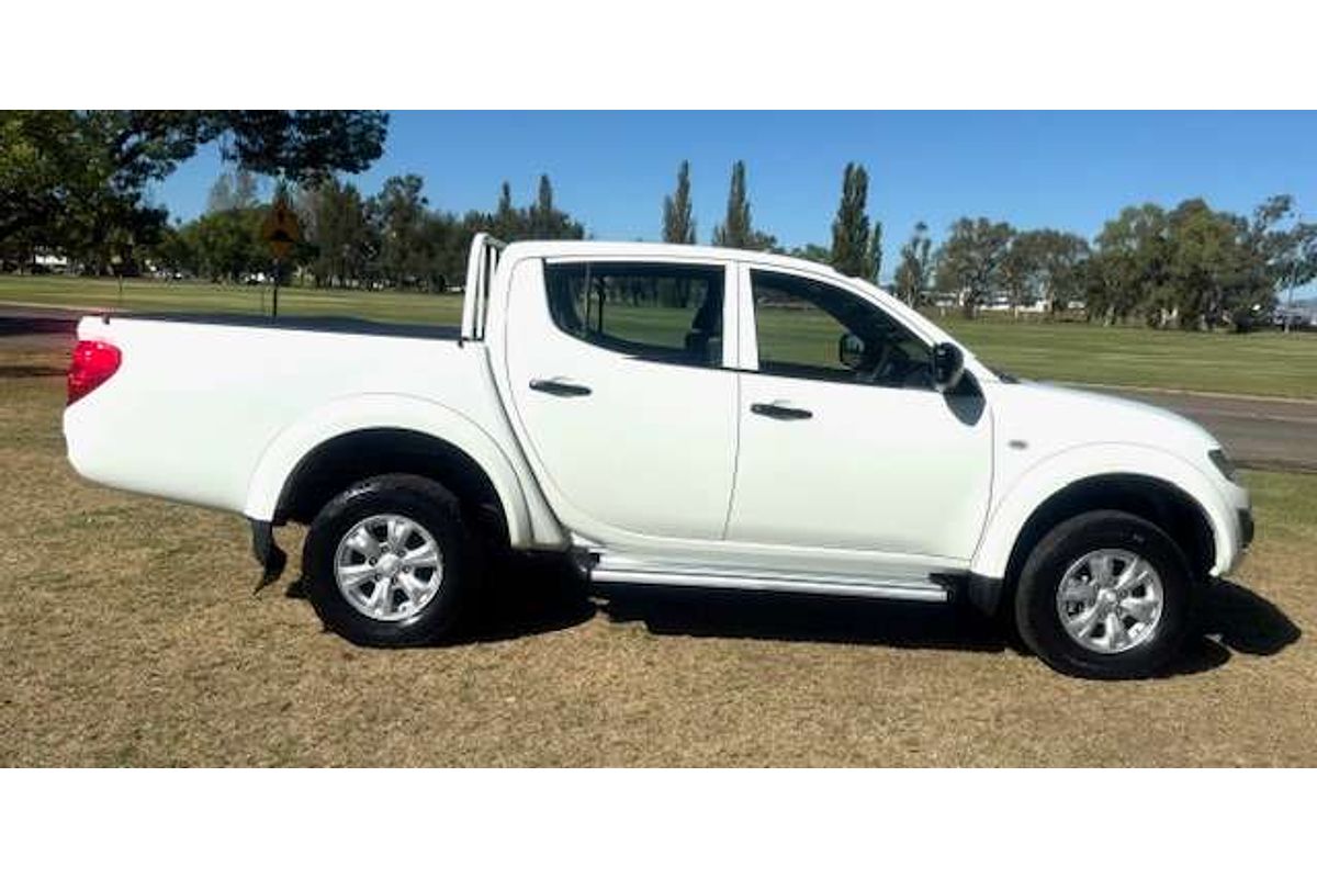 2015 Mitsubishi Triton GLX MN 4X4