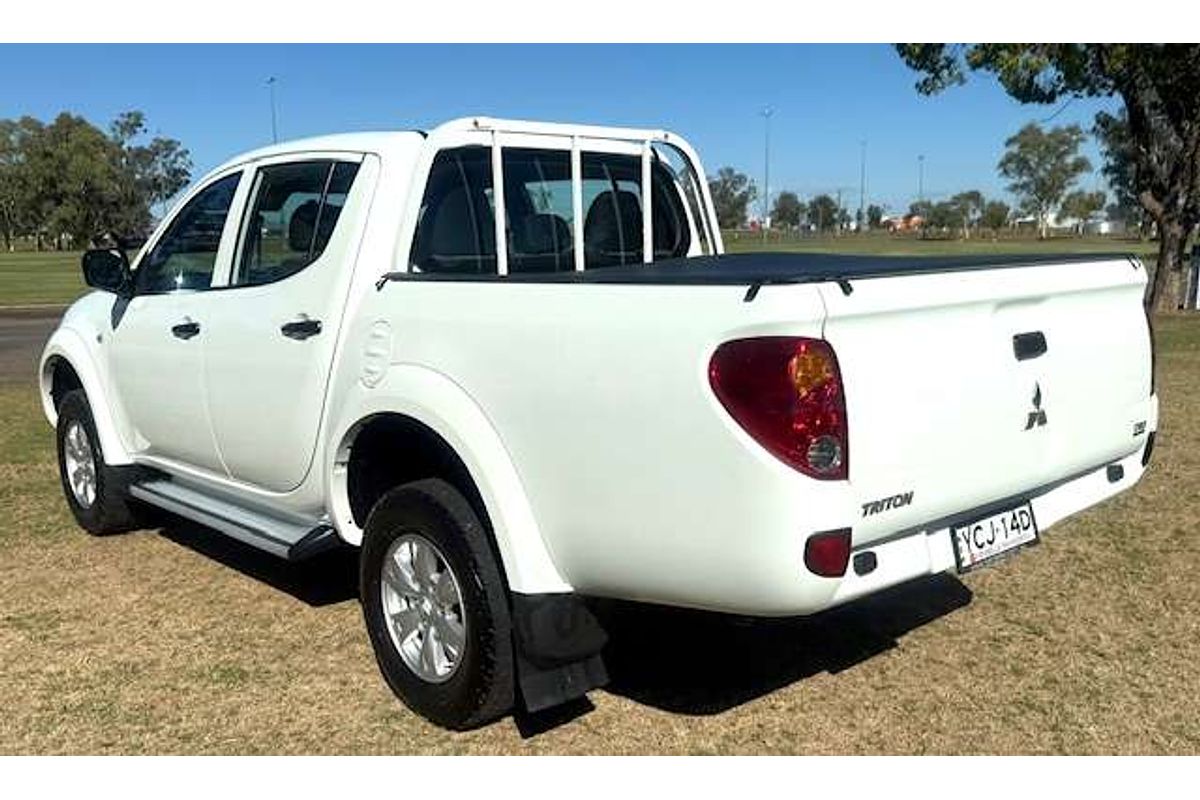 2015 Mitsubishi Triton GLX MN 4X4