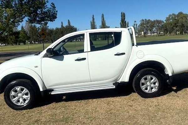2015 Mitsubishi Triton GLX MN 4X4