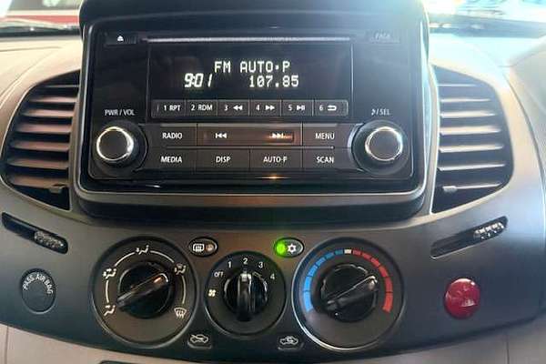 2015 Mitsubishi Triton GLX MN 4X4