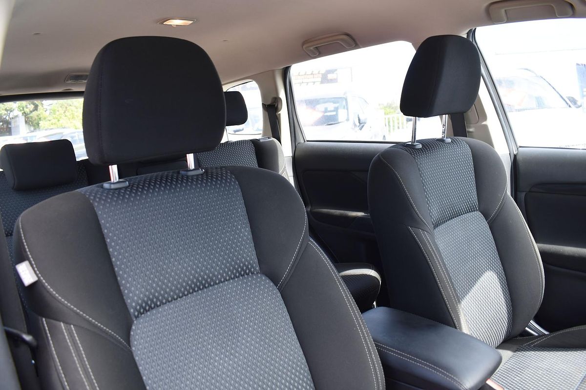 2021 Mitsubishi Outlander ES ZL