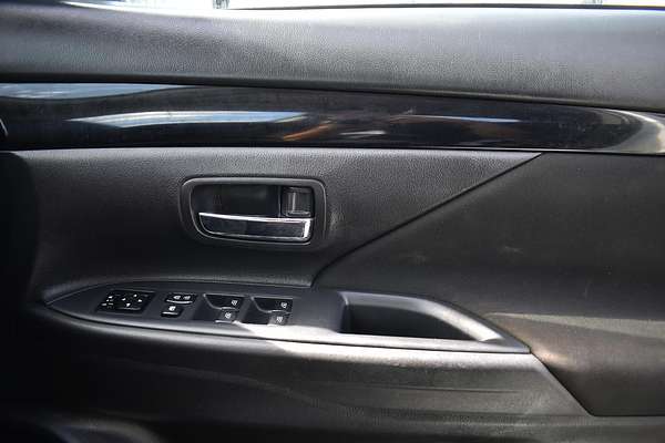 2021 Mitsubishi Outlander ES ZL