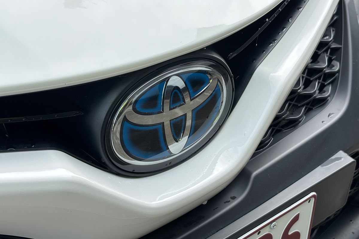 2020 Toyota Camry Ascent Sport