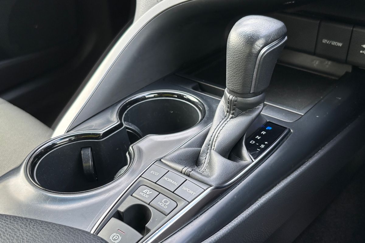 2020 Toyota Camry Ascent Sport