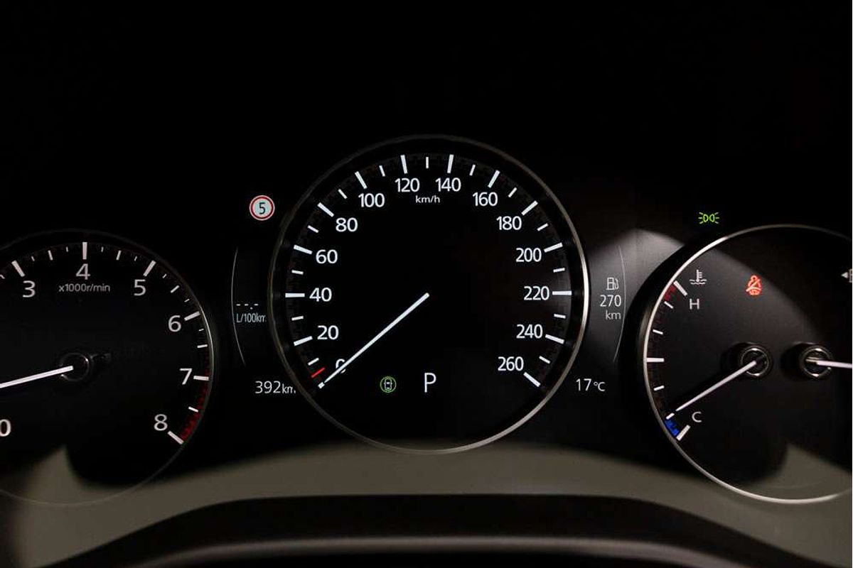 MAZDA3 R 6AUTO SEDAN G20 PURE
