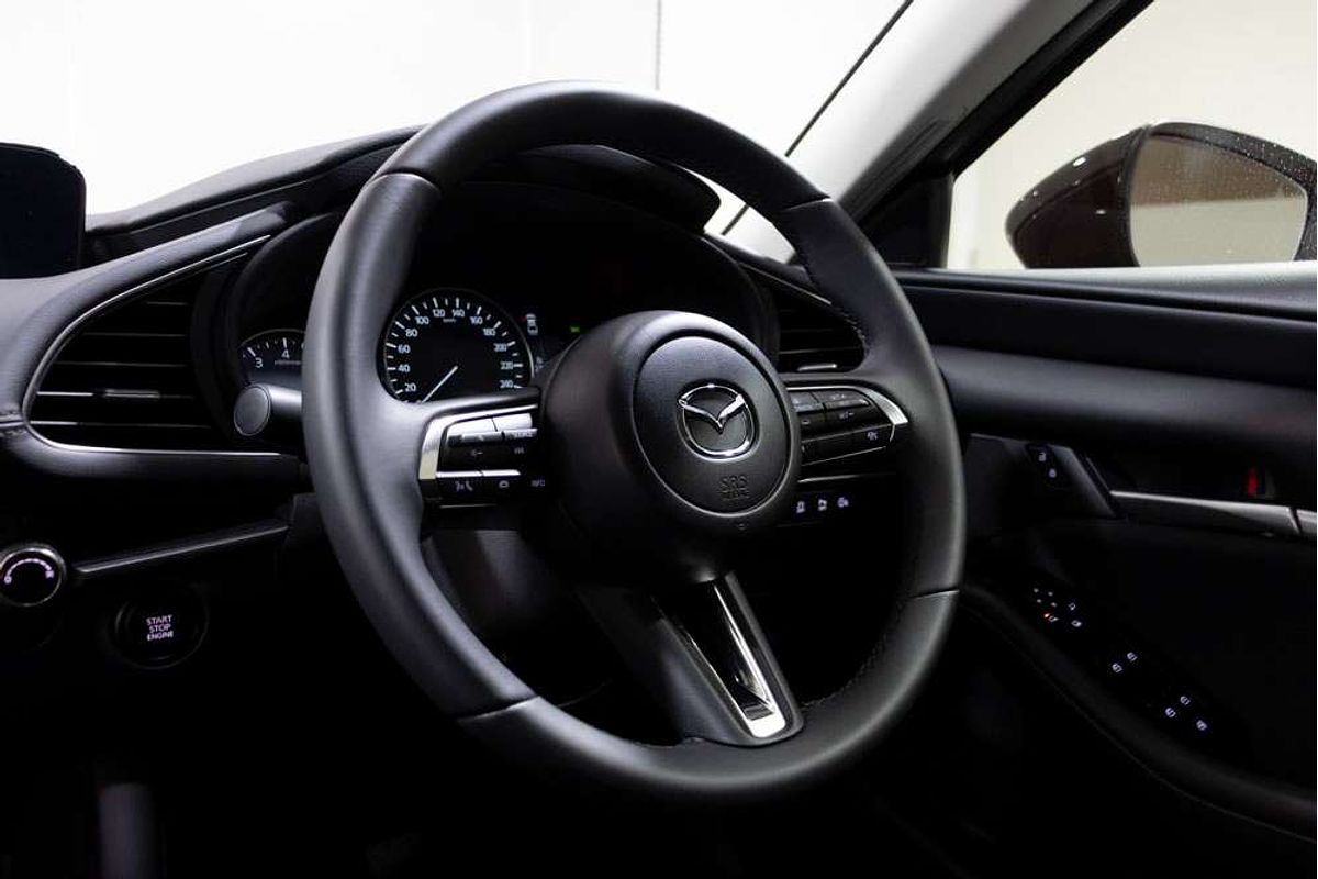 MAZDA3 R 6AUTO SEDAN G20 PURE