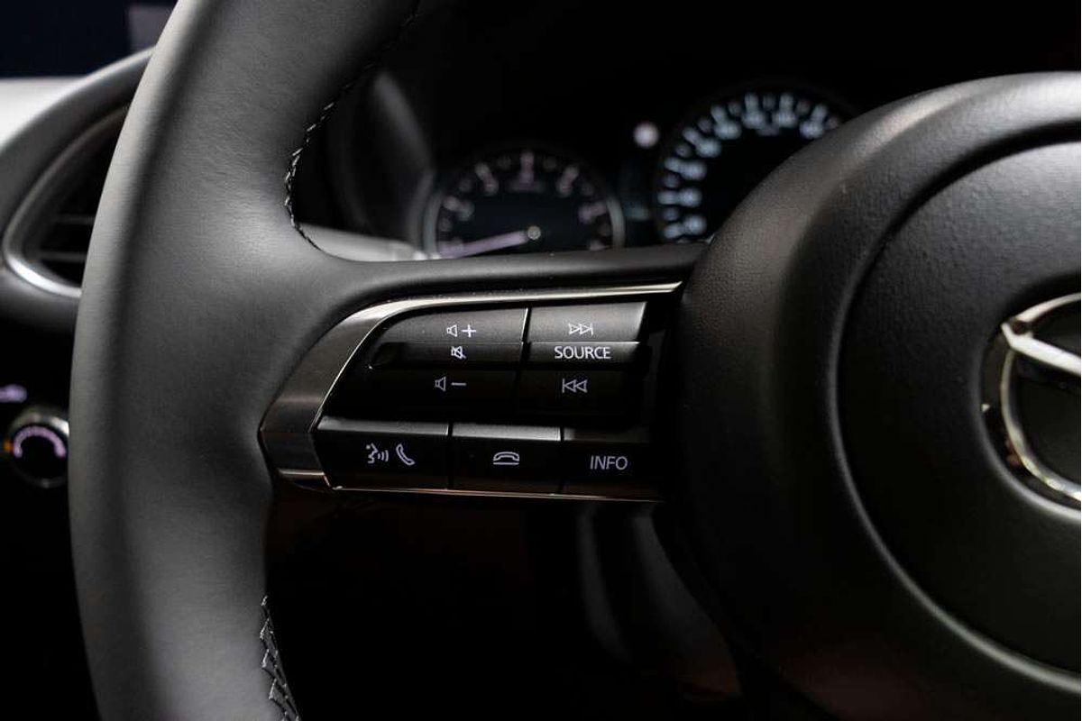 MAZDA3 R 6AUTO SEDAN G20 PURE