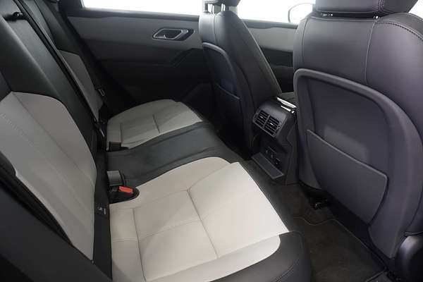 2024 Land Rover Range Rover Velar P250 Dynamic SE L560