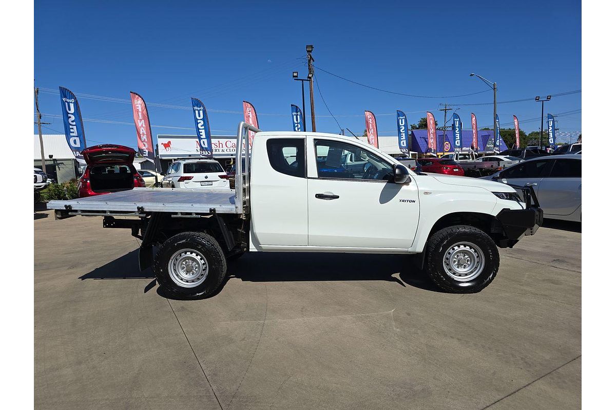 2021 Mitsubishi Triton GLX MR 4X4