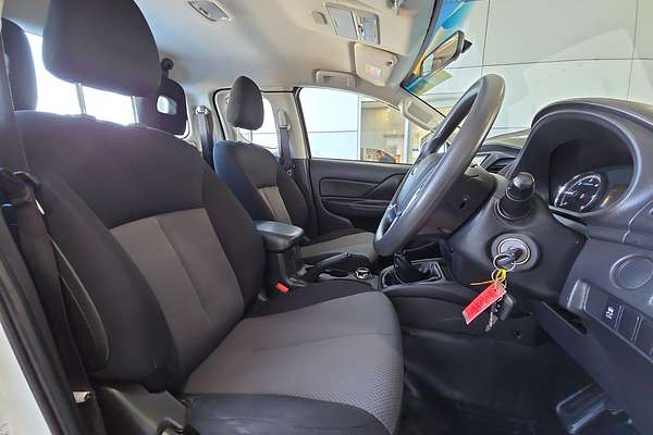 2021 Mitsubishi Triton GLX MR 4X4