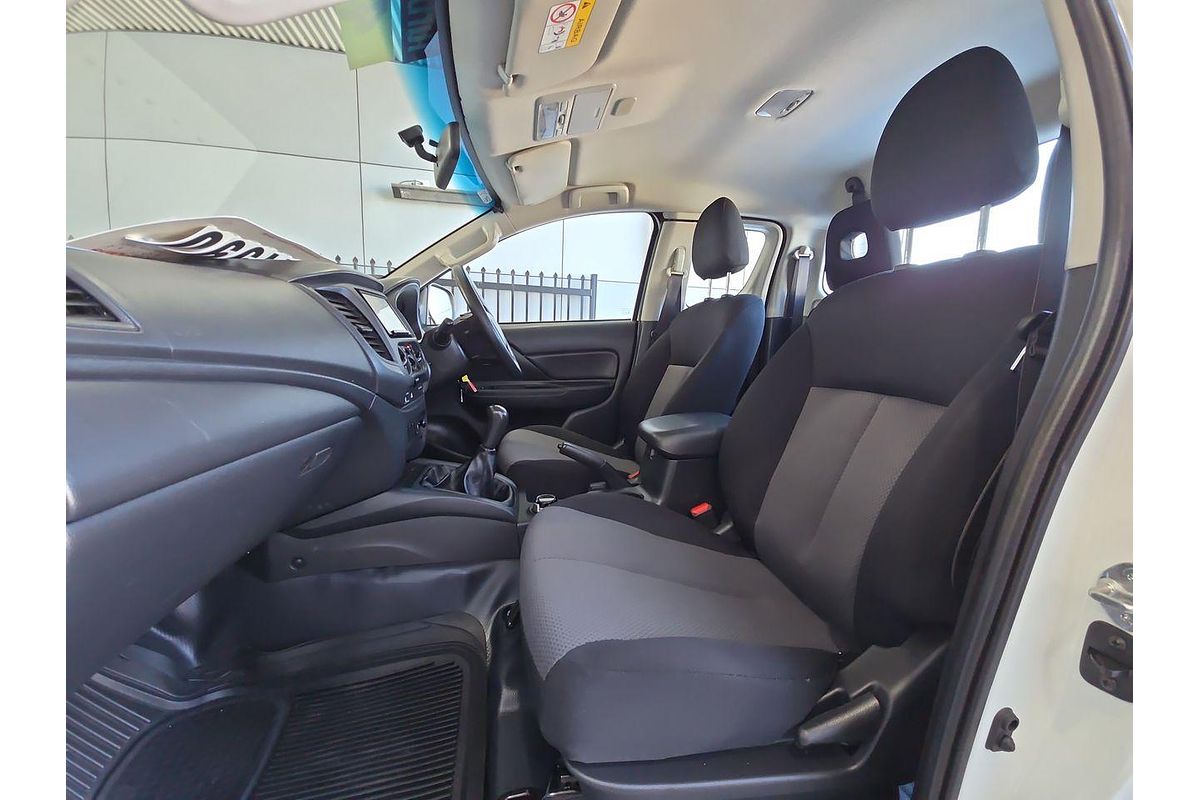 2021 Mitsubishi Triton GLX MR 4X4