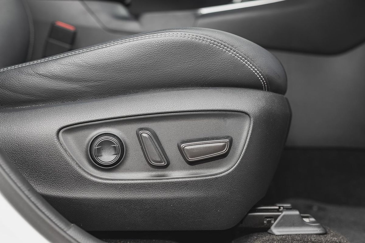 2020 Toyota RAV4 Cruiser MXAA52R