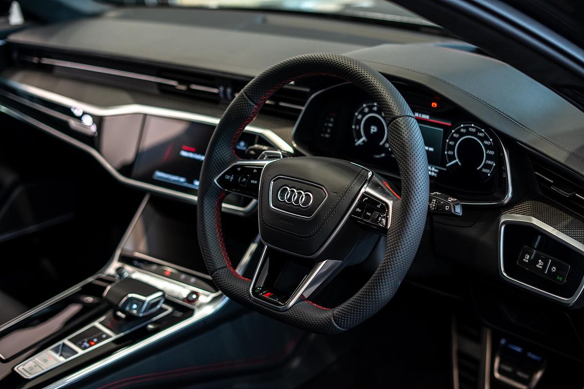 2025 Audi RS6 Performance C8