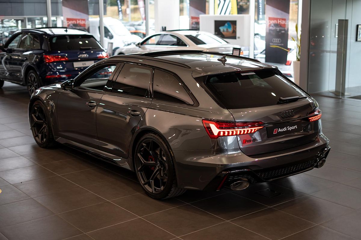 2025 Audi RS6 Performance C8