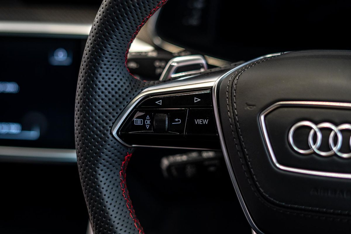 2025 Audi RS6 Performance C8