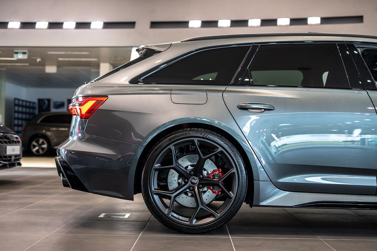 2025 Audi RS6 Performance C8
