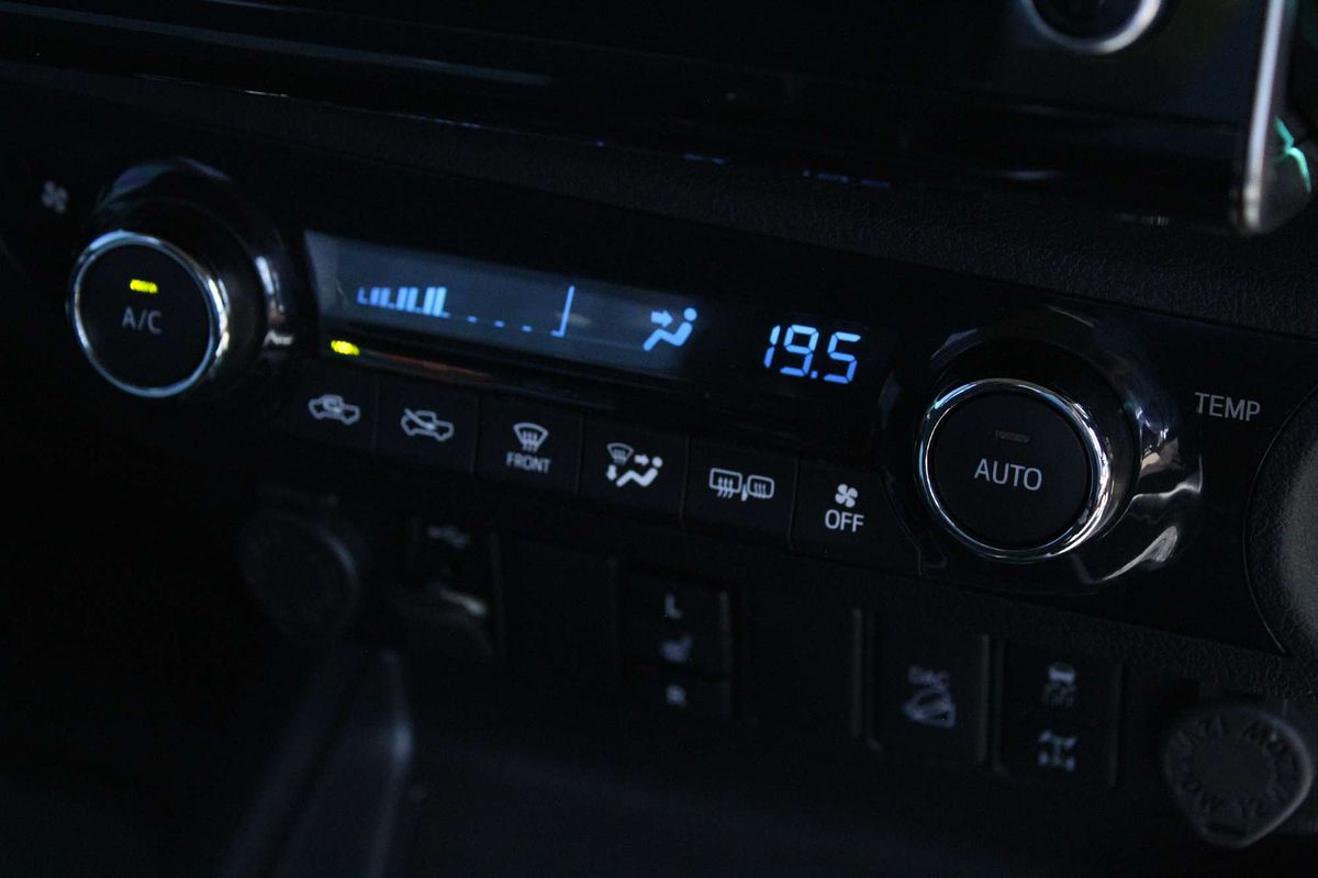 2021 Toyota Hilux SR5 GUN126R 4X4