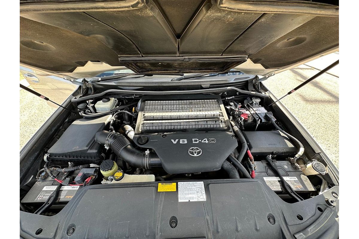 2011 Toyota Landcruiser GXL VDJ200R