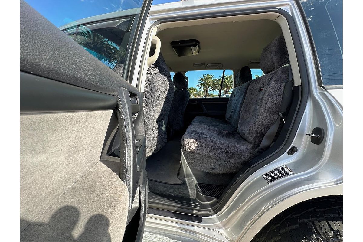 2011 Toyota Landcruiser GXL VDJ200R