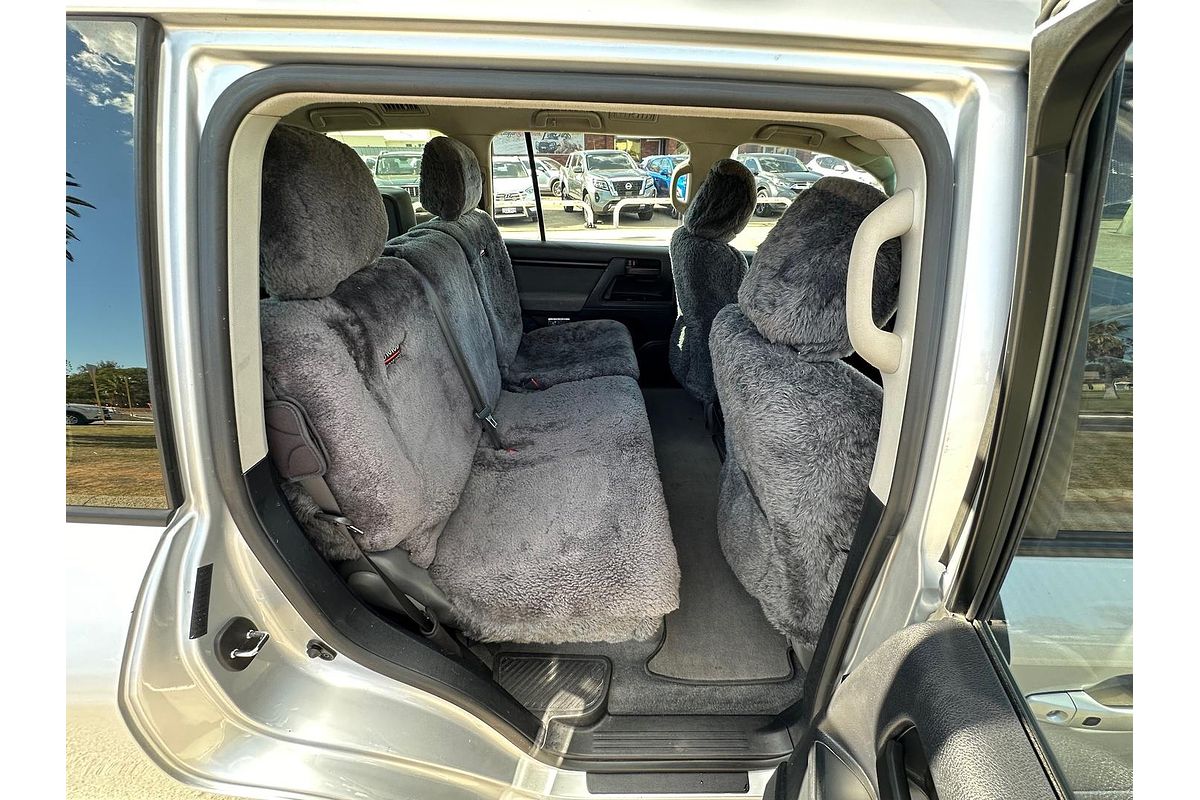 2011 Toyota Landcruiser GXL VDJ200R