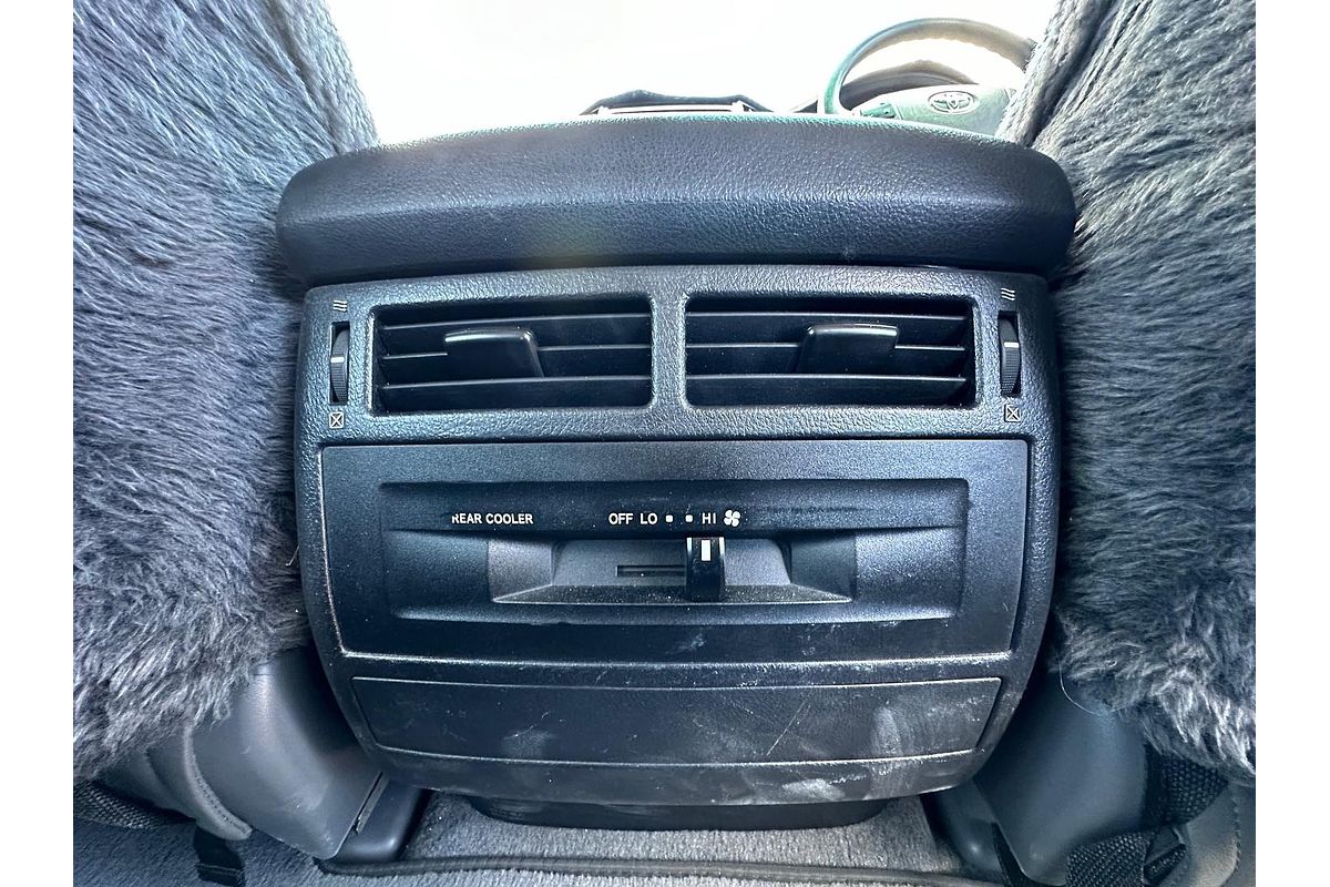 2011 Toyota Landcruiser GXL VDJ200R