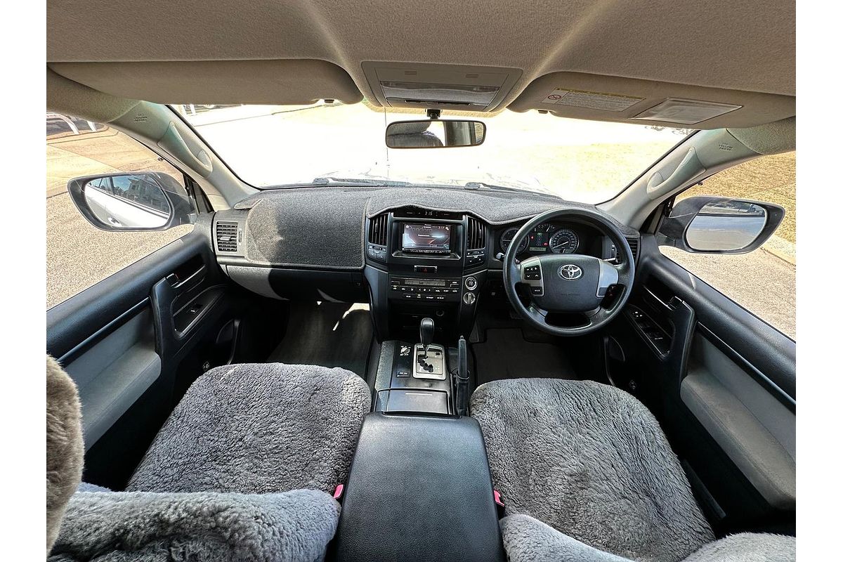 2011 Toyota Landcruiser GXL VDJ200R