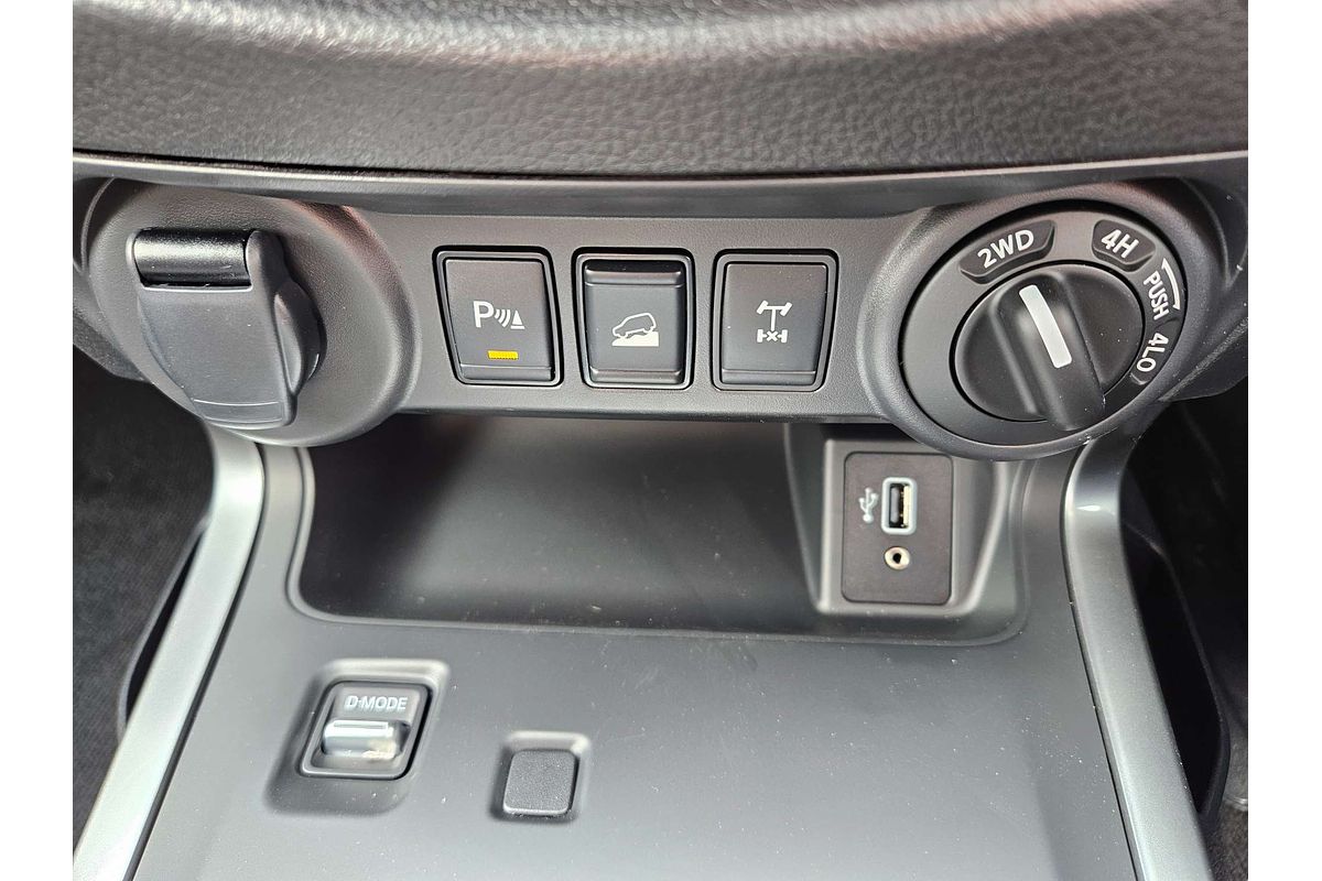 2024 Nissan Navara ST D23 4X4