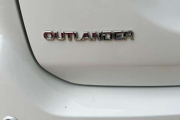 2020 Mitsubishi Outlander ES ZL