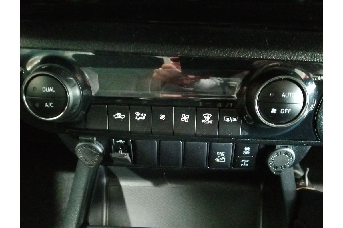 2022 Toyota Hilux SR5 GUN126R 4X4