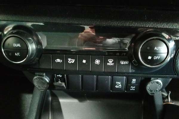 2022 Toyota Hilux SR5 GUN126R 4X4