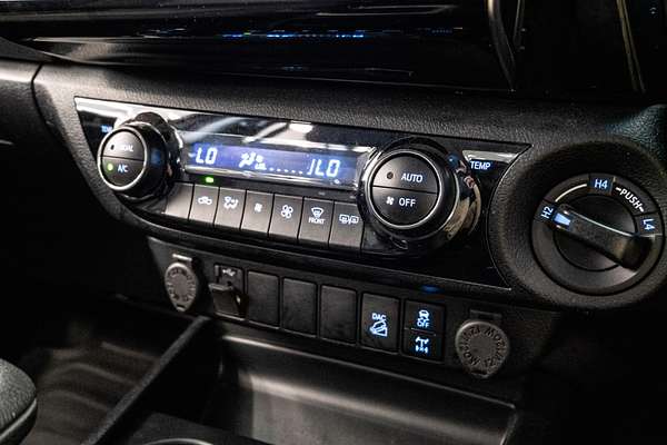 2022 Toyota Hilux SR5 GUN126R 4X4