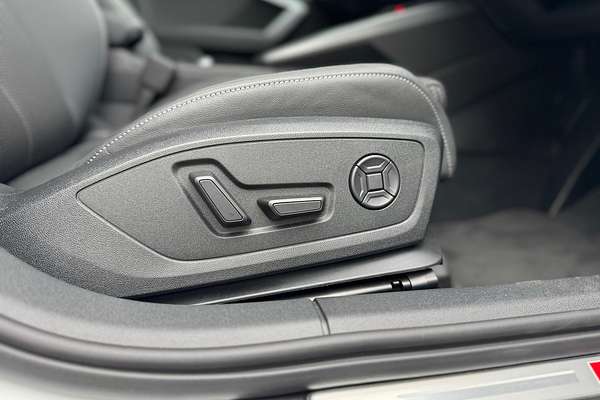 2024 Audi A3 35 TFSI S line GY