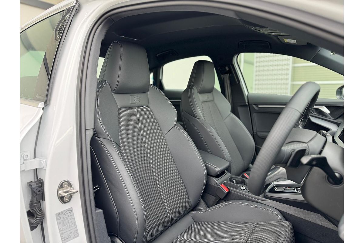2024 Audi A3 35 TFSI S line GY