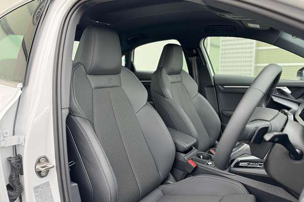 2024 Audi A3 35 TFSI S line GY