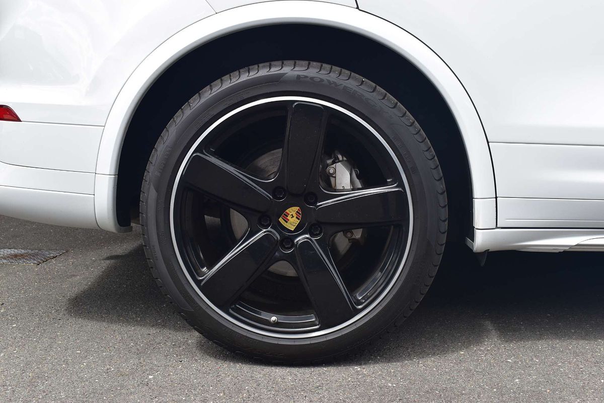 2017 Porsche Cayenne S Diesel Platinum Edition 92A