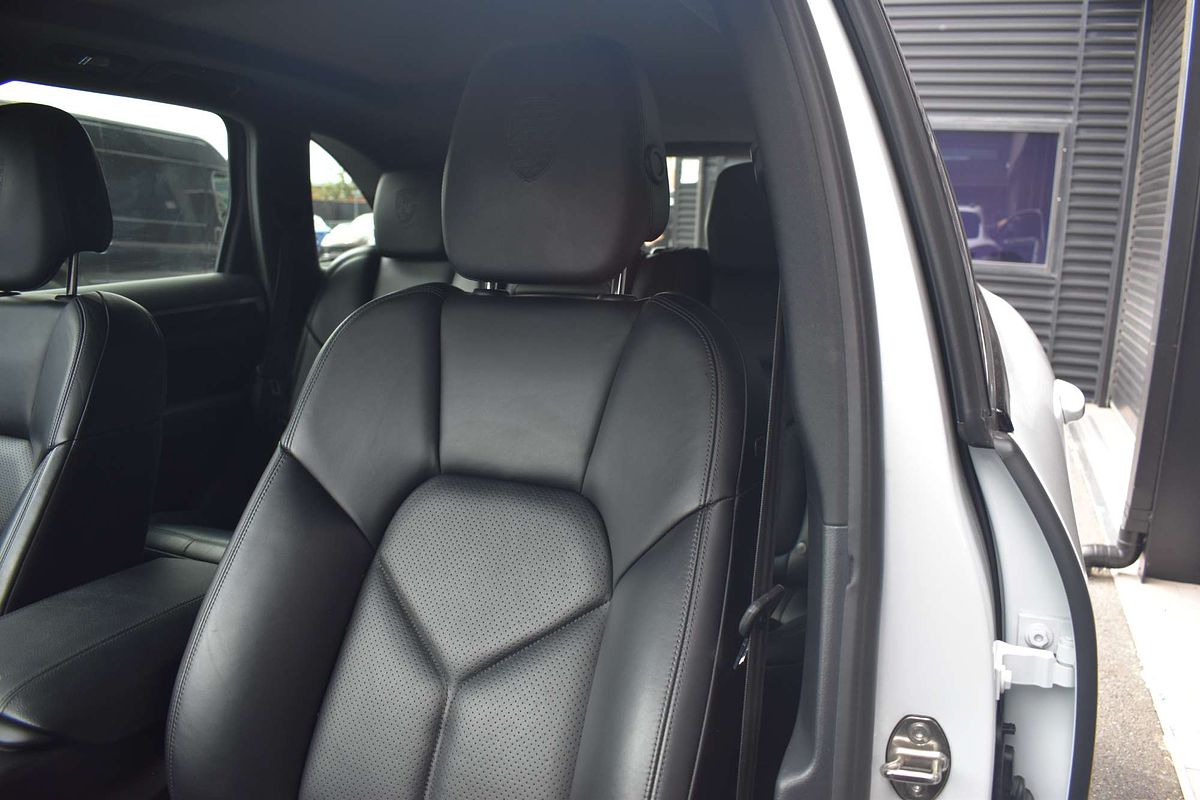 2017 Porsche Cayenne S Diesel Platinum Edition 92A