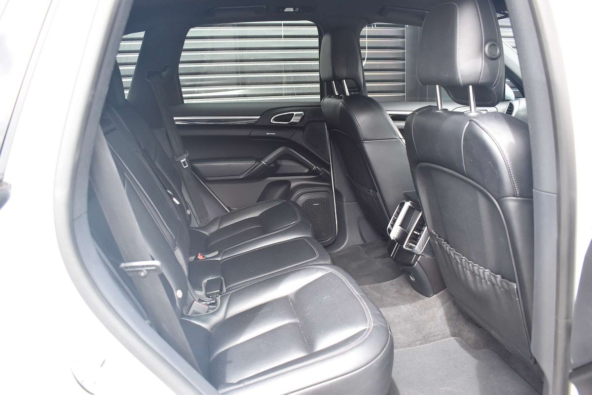 2017 Porsche Cayenne S Diesel Platinum Edition 92A