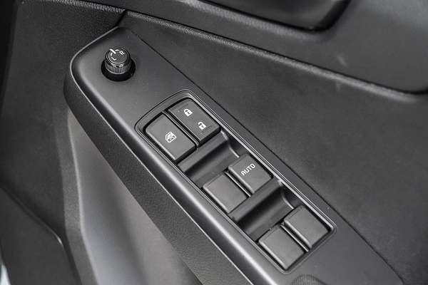 2025 Isuzu D-MAX SX 4X4