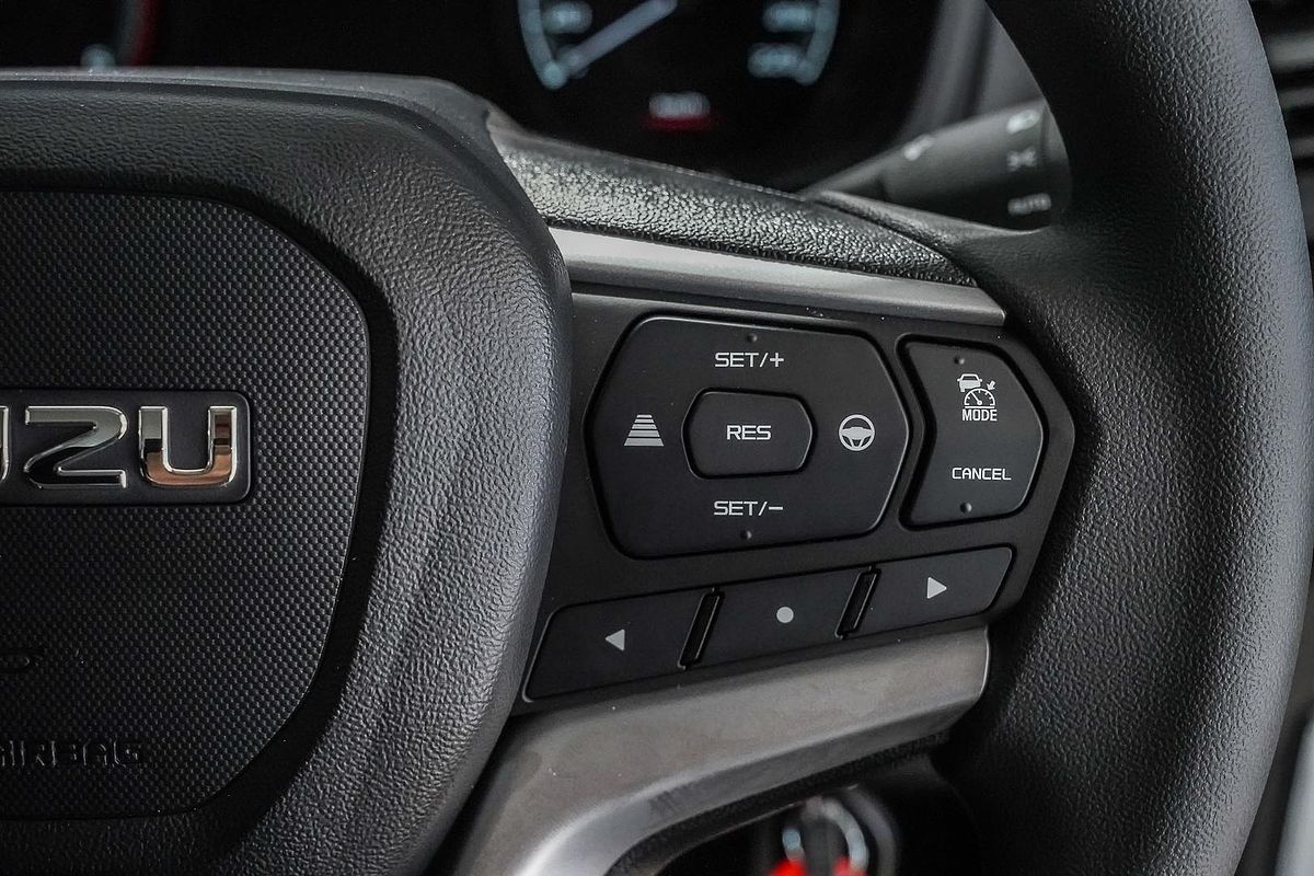 2025 Isuzu D-MAX SX 4X4