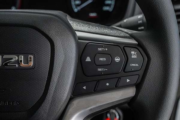 2025 Isuzu D-MAX SX 4X4