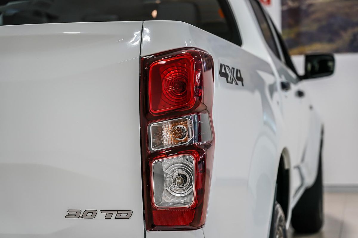 2025 Isuzu D-MAX SX 4X4