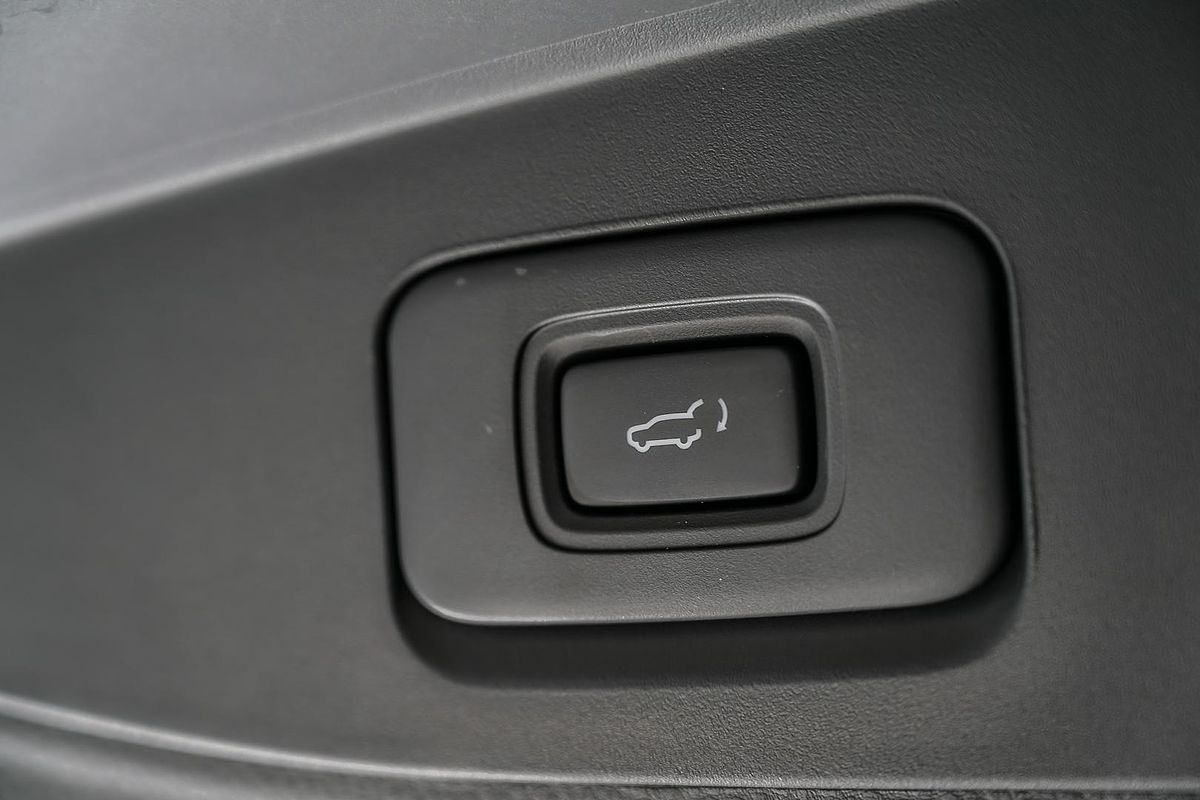 2025 Isuzu MU-X LS-U