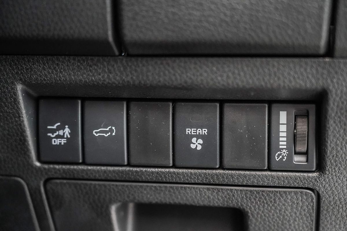 2025 Isuzu MU-X LS-U