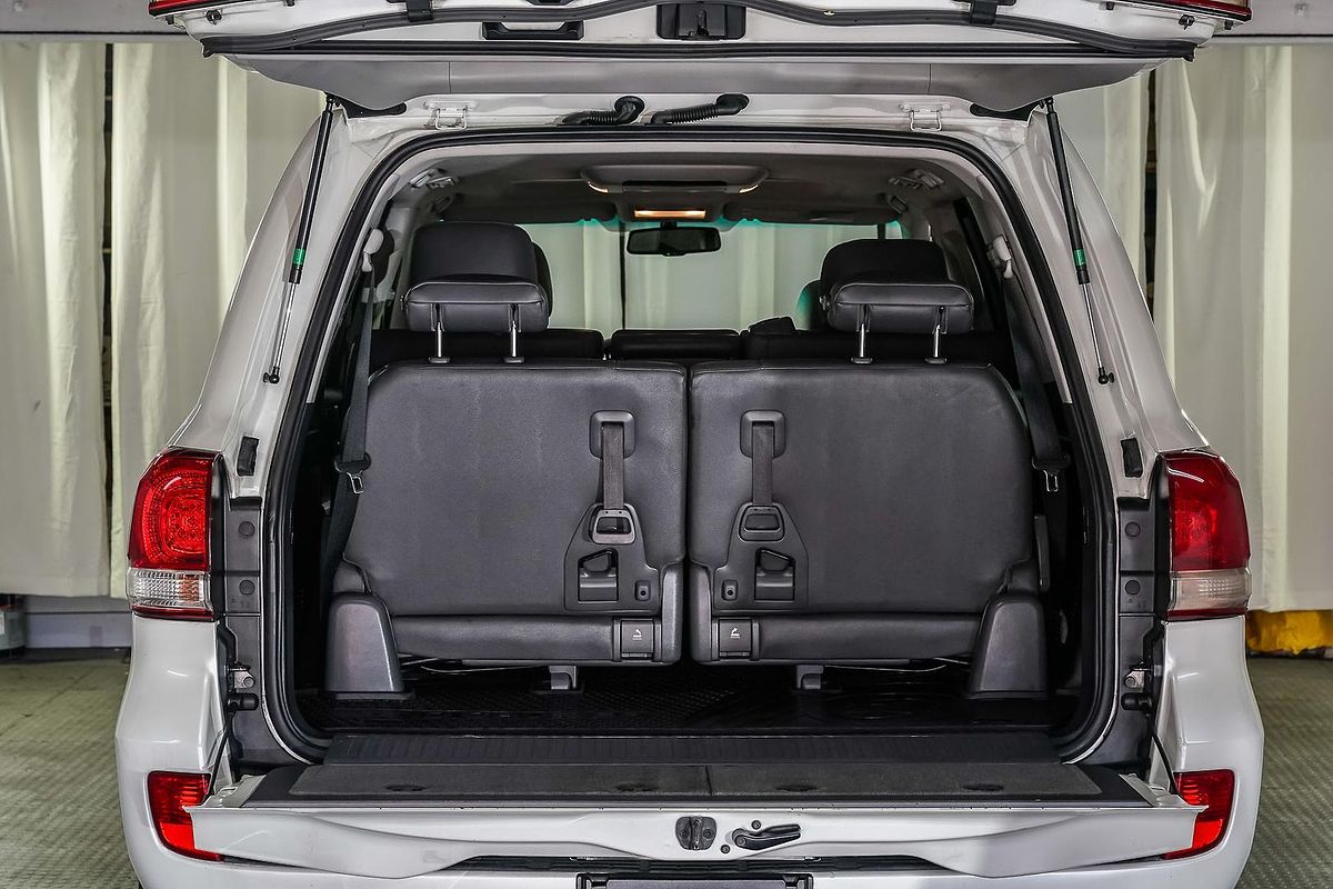 2011 Toyota Landcruiser Sahara VDJ200R