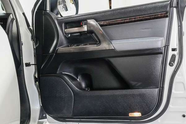 2011 Toyota Landcruiser Sahara VDJ200R