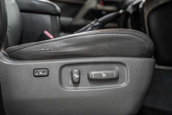 2011 Toyota Landcruiser Sahara VDJ200R