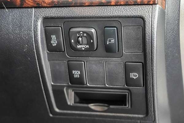 2011 Toyota Landcruiser Sahara VDJ200R