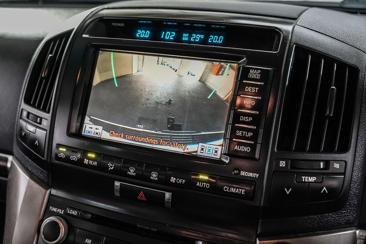 2011 Toyota Landcruiser Sahara VDJ200R